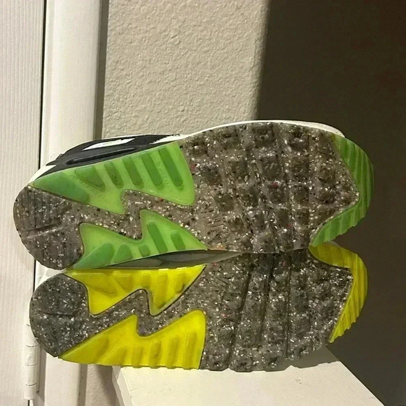 Big Kids' Nike DH1989-001 Air Max 90 Exeter Edition Size 6Y - Picture 8 of 10